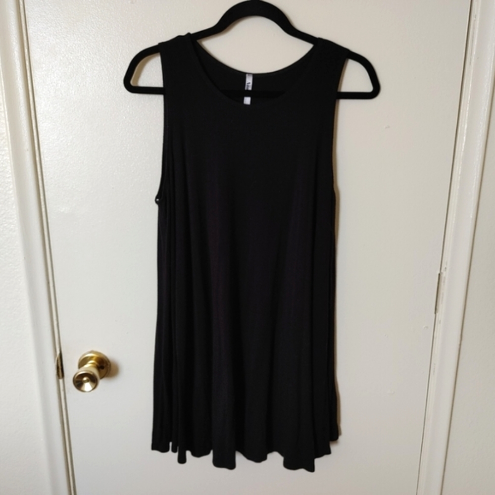 Azules black tank top